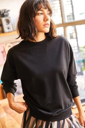 Women's Black Crew Neck Skirt Sweatshirt