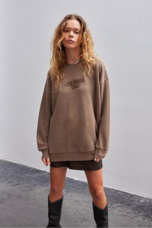 Brown Oversize Faded Effect Embroidered Crew Neck Fleece Sweatshirt