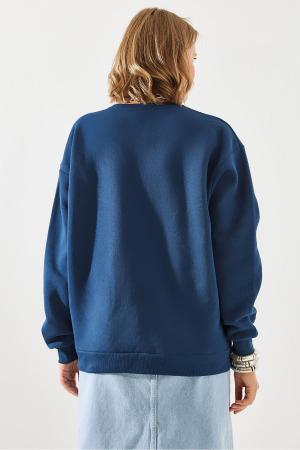 Women's Crew Neck Raised Basic Sweatshirt